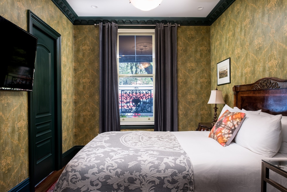 Economy Room