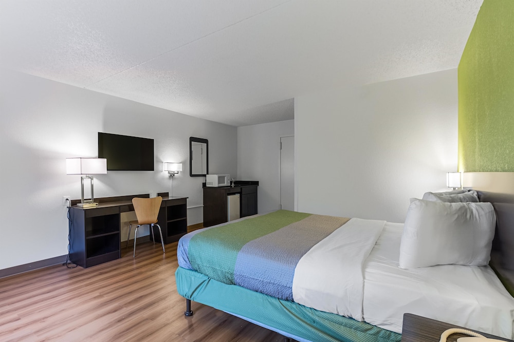Standard Suite, 1 King Bed, Non Smoking - Photo 6