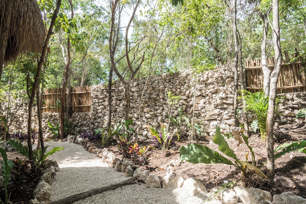 Mayan Gods Cabins - Photo 3
