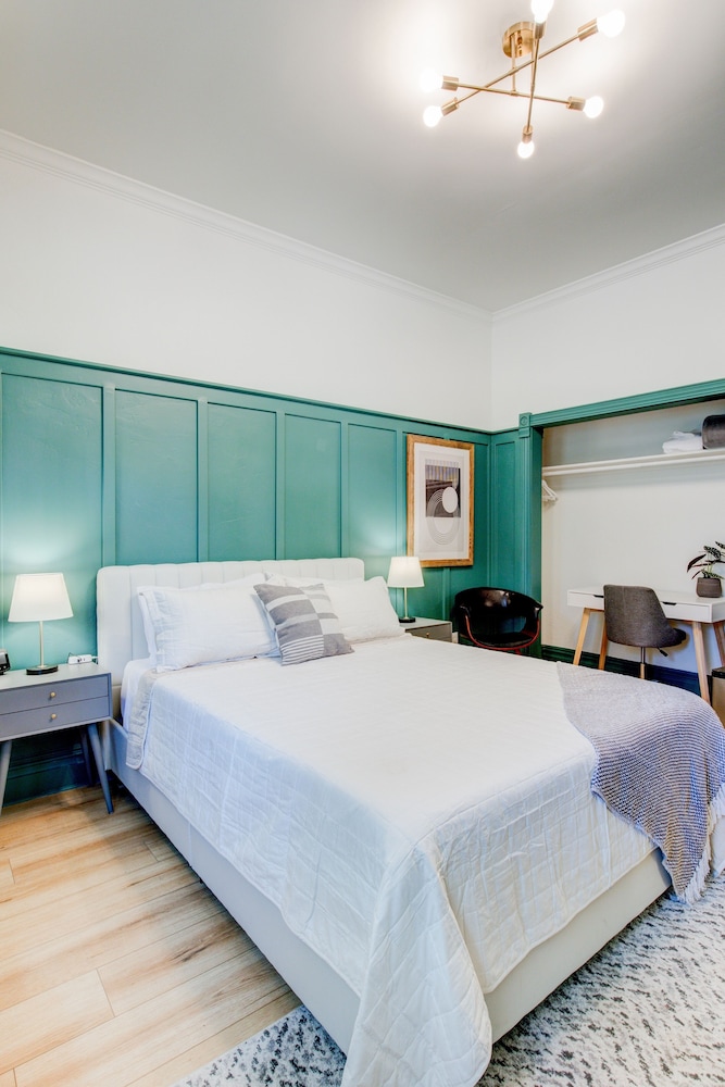 Deluxe Studio Suite, Courtyard View photo 1