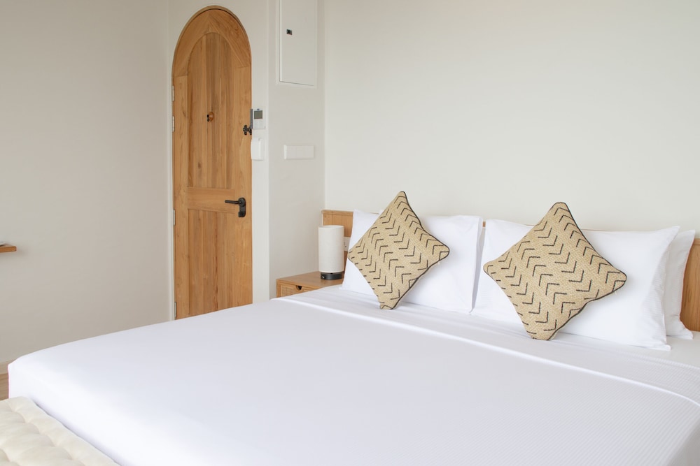 Deluxe Infinity Seaview