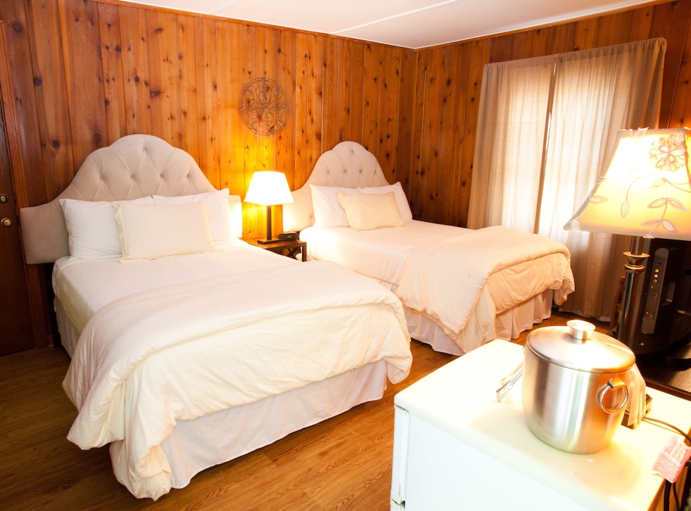 Standard Room, 2 Double Beds photo 2
