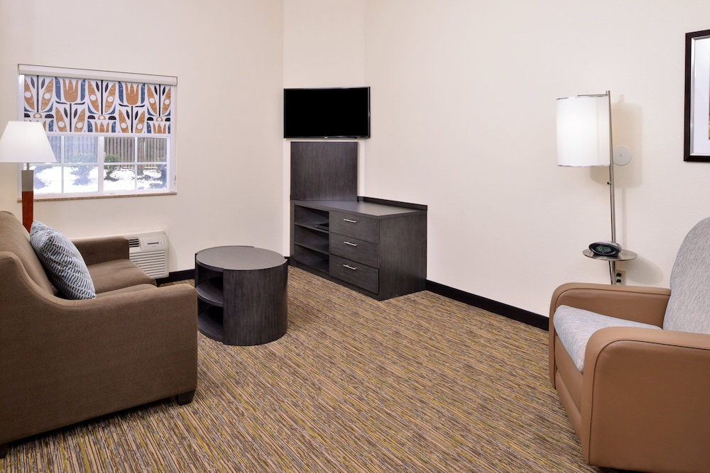 Suite, 1 Bedroom - Photo 7