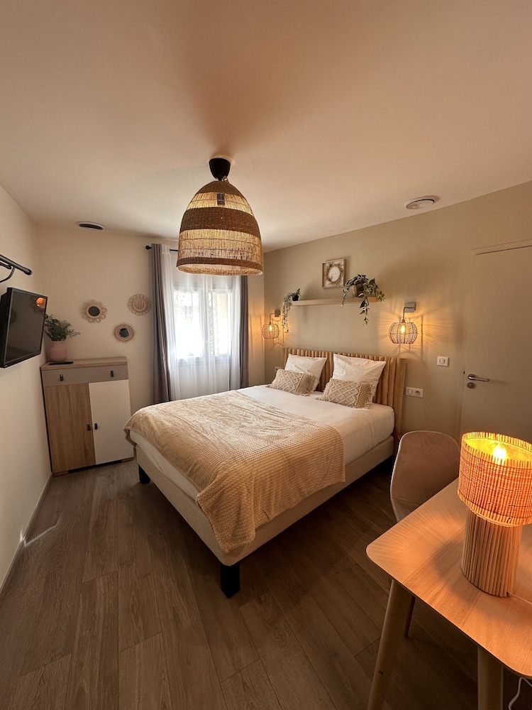 Comfort Double Room, 1 Bedroom, Private Bathroom photo 3