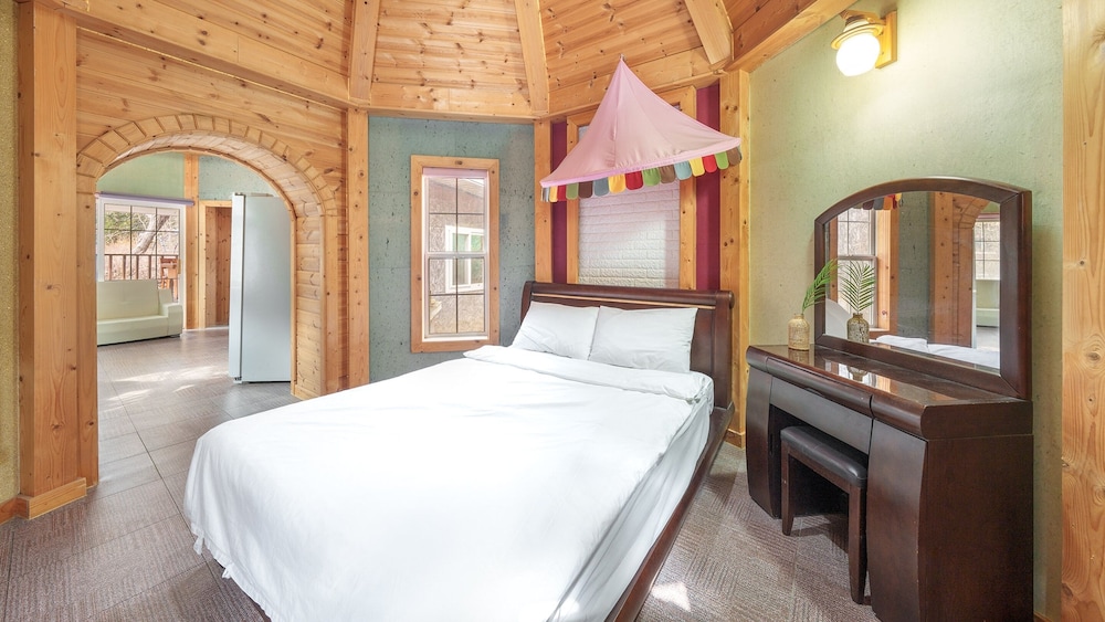 Basic Room, 1 Bedroom (Deluxe 3(Pet, BBQ, Terrace, Spa)) - Photo 1