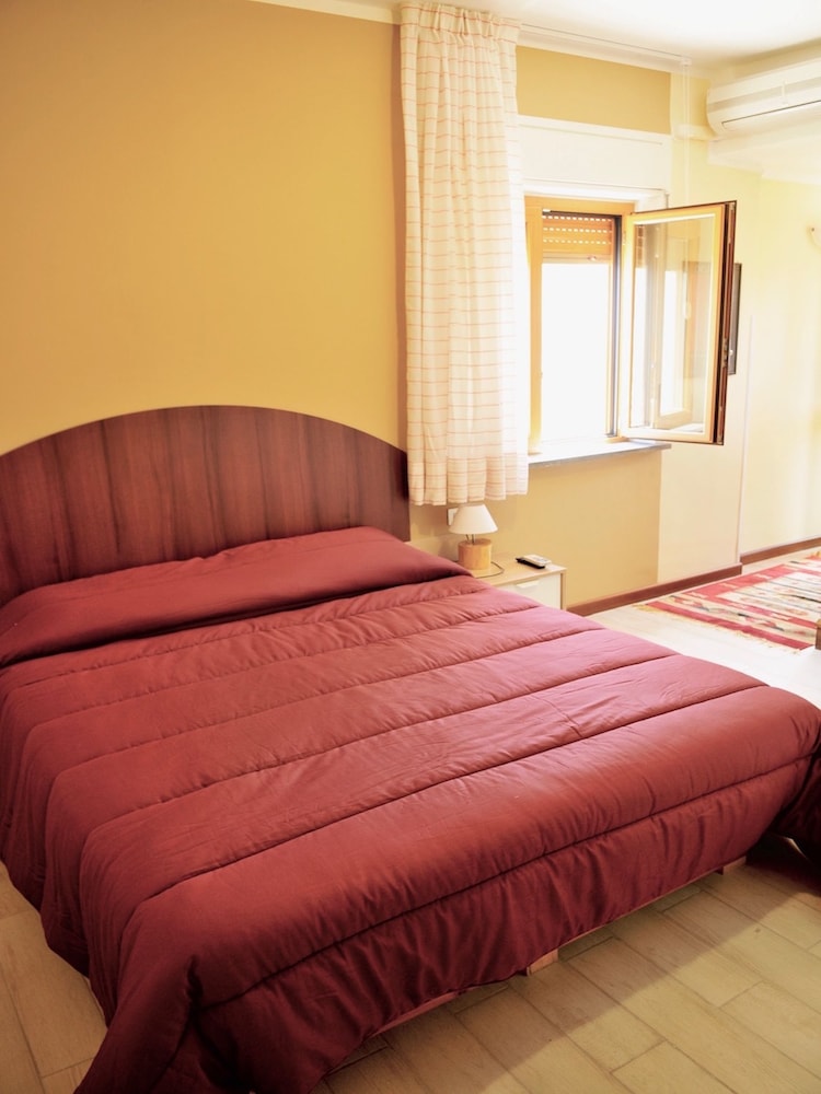 Panoramic Double or Twin Room, Partial Sea View photo 1