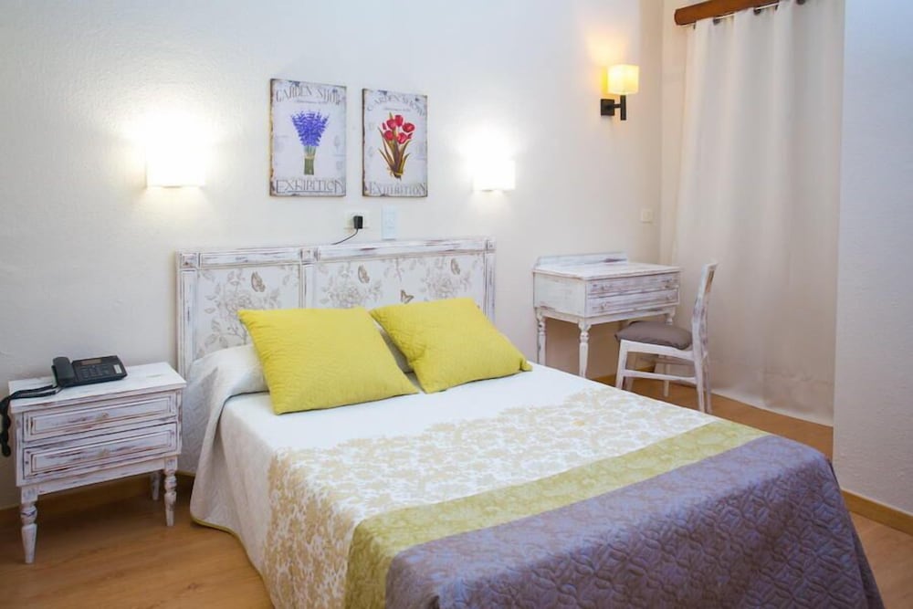 Double Room - Photo 2