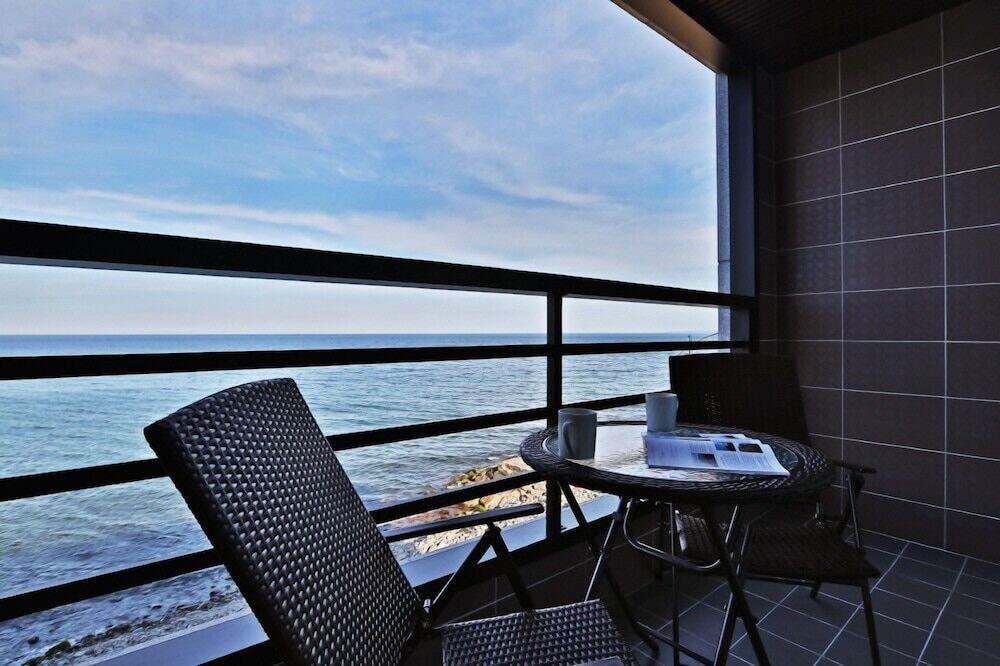 Room (302) photo 3