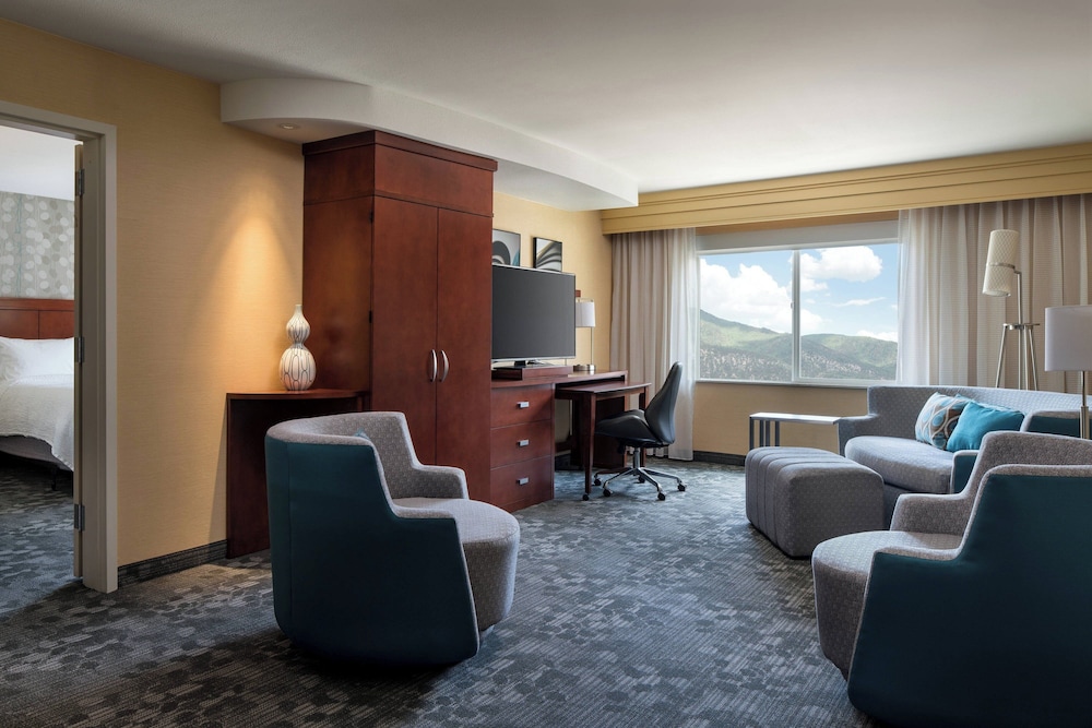 Suite, 1 Bedroom - Photo 4