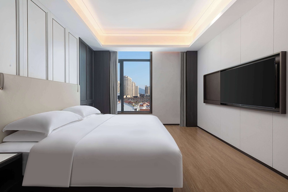 Deluxe Suite, 1 King Bed, Non Smoking