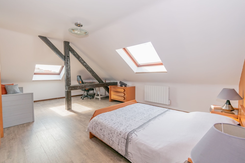 Warm Familiar Apartment - Photo 19