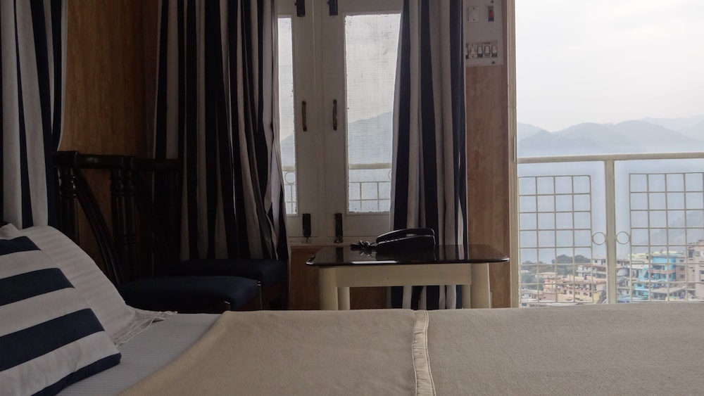 Economy Twin Room - Photo 1