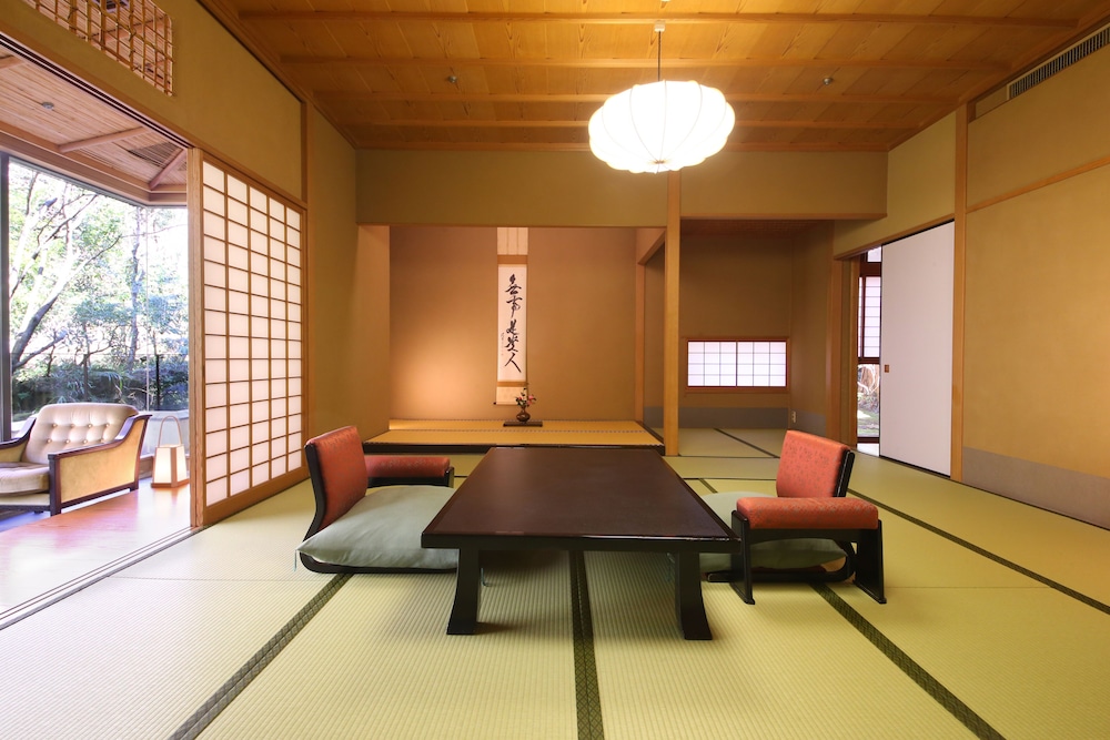 (Executive Suite) Hikarugenji - Japanese Room (Non-Smoking)