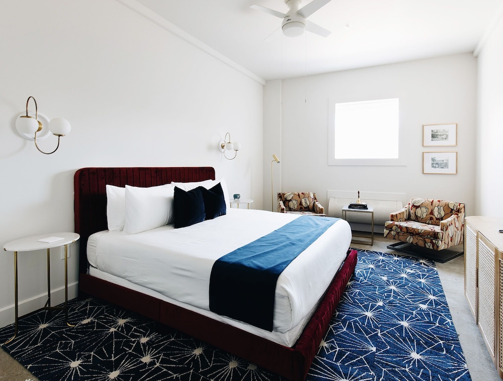 First Floor One Bedroom King Suite