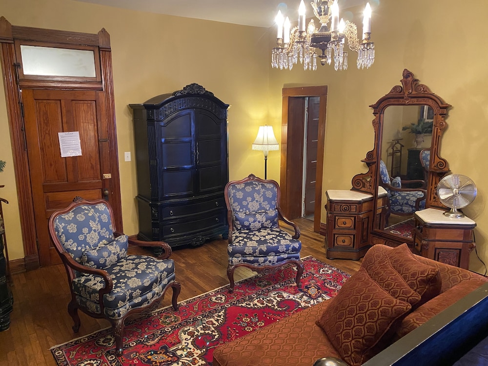 Vineyard Mansion B&B - Benjamin Room