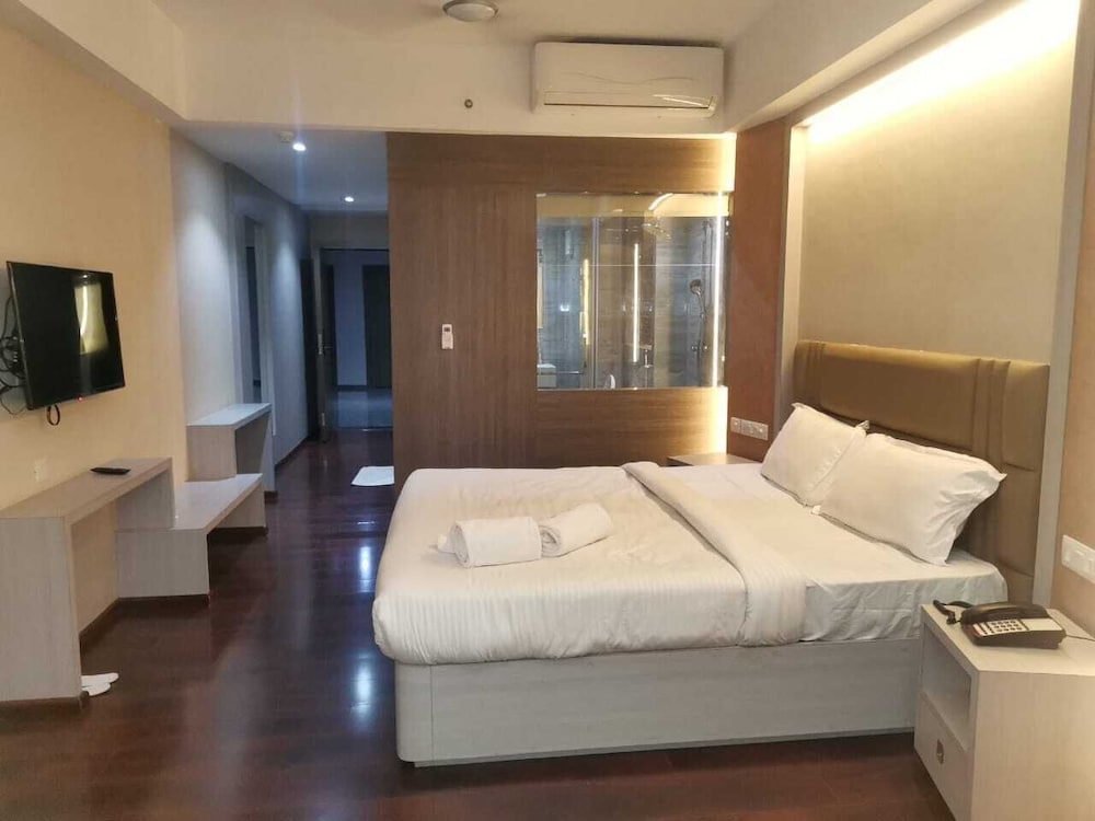 豪华间,1张特大床,禁烟,城市景观