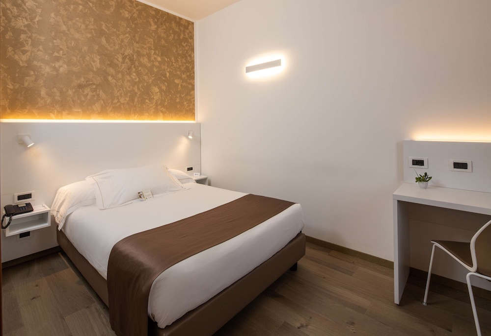 Business Room, 1 Large Twin Bed photo 3