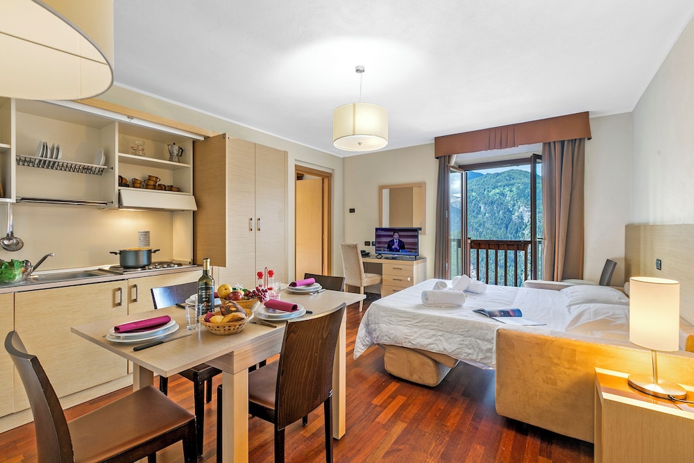 Standard Apartment, 1 Bedroom, 2 Bathrooms (Baita 6 - Bilo Balcony 105)