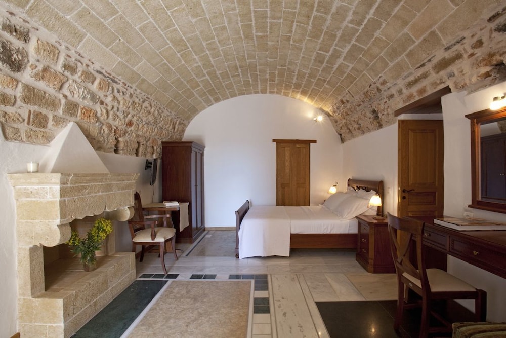 Deluxe Triple Room photo 1