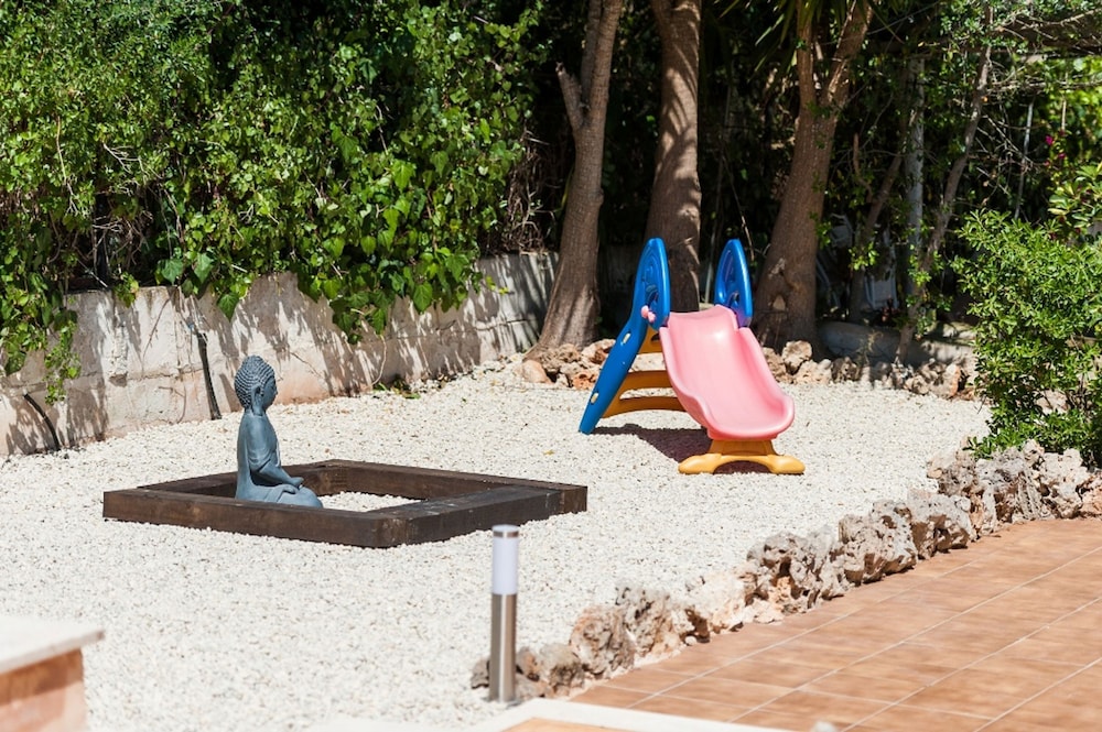 Villa photo 2