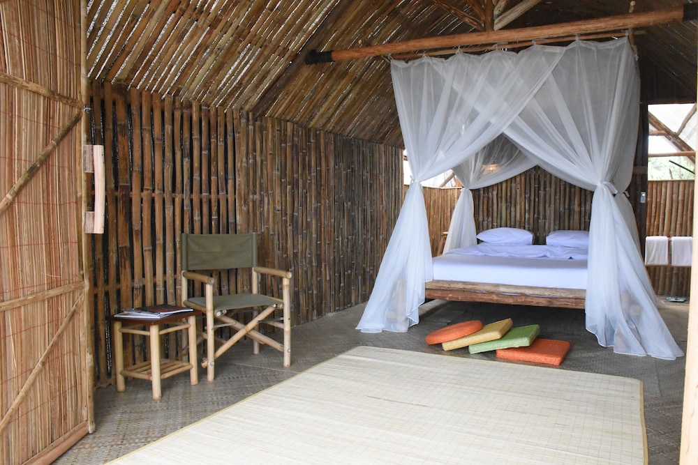 Traditional Tent, 1 King Bed, Beach View, Beachfront photo 1