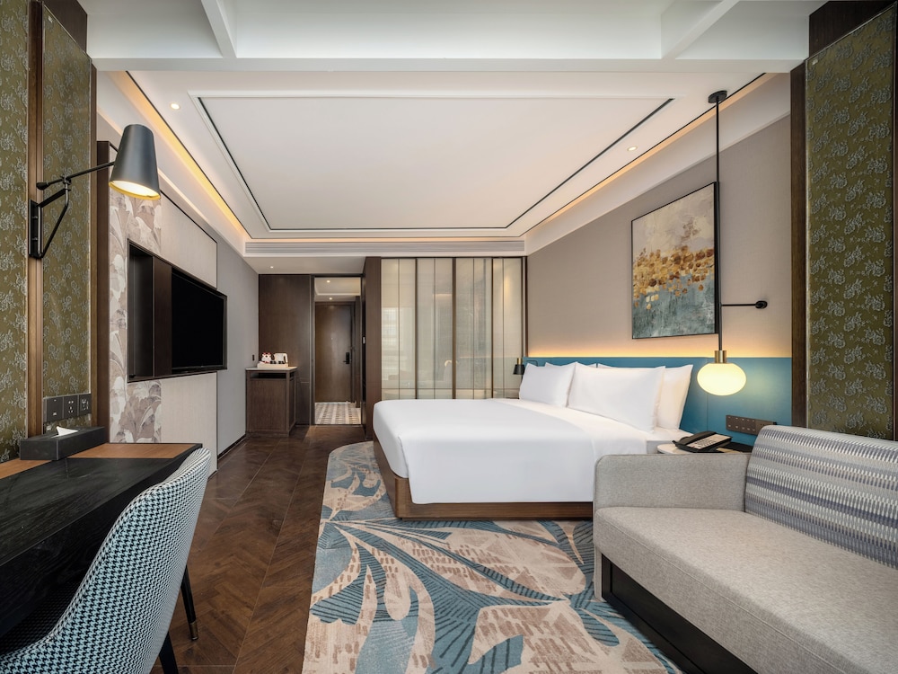 Deluxe Room, 1 King Bed with Sofa bed