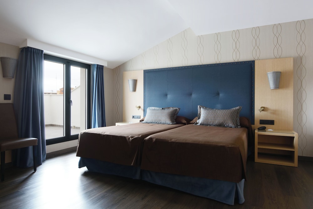 Superior Double Room - Photo 1