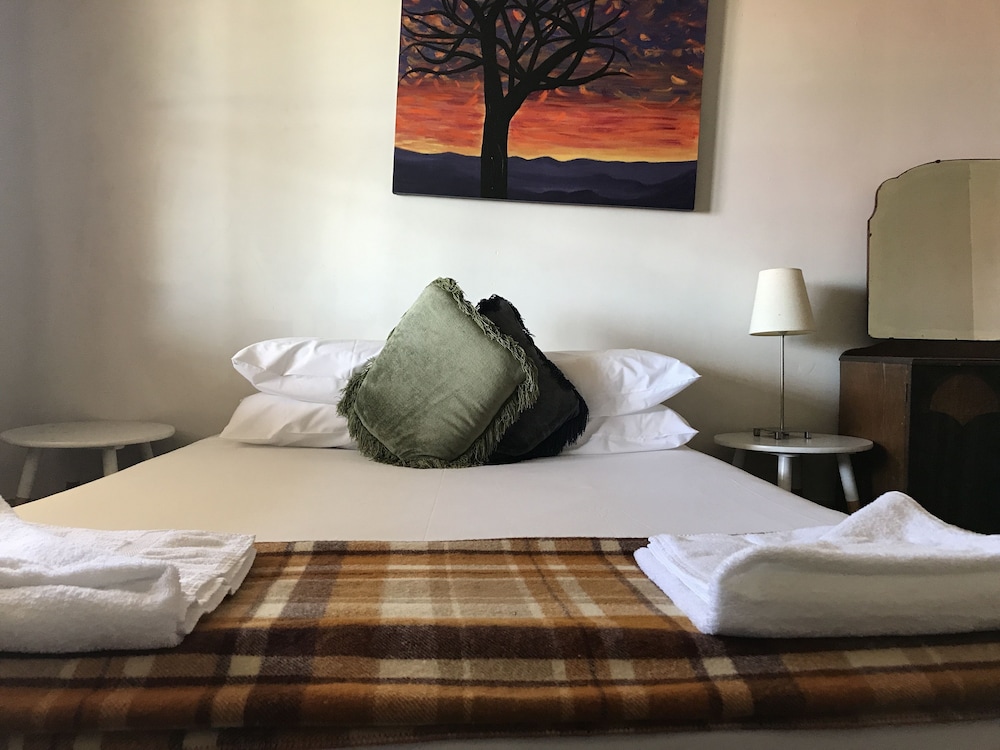 Classic Room, 1 Queen Bed photo 3