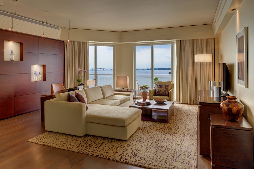 Premier Suite, 2 Bedrooms (Bay View) photo 2