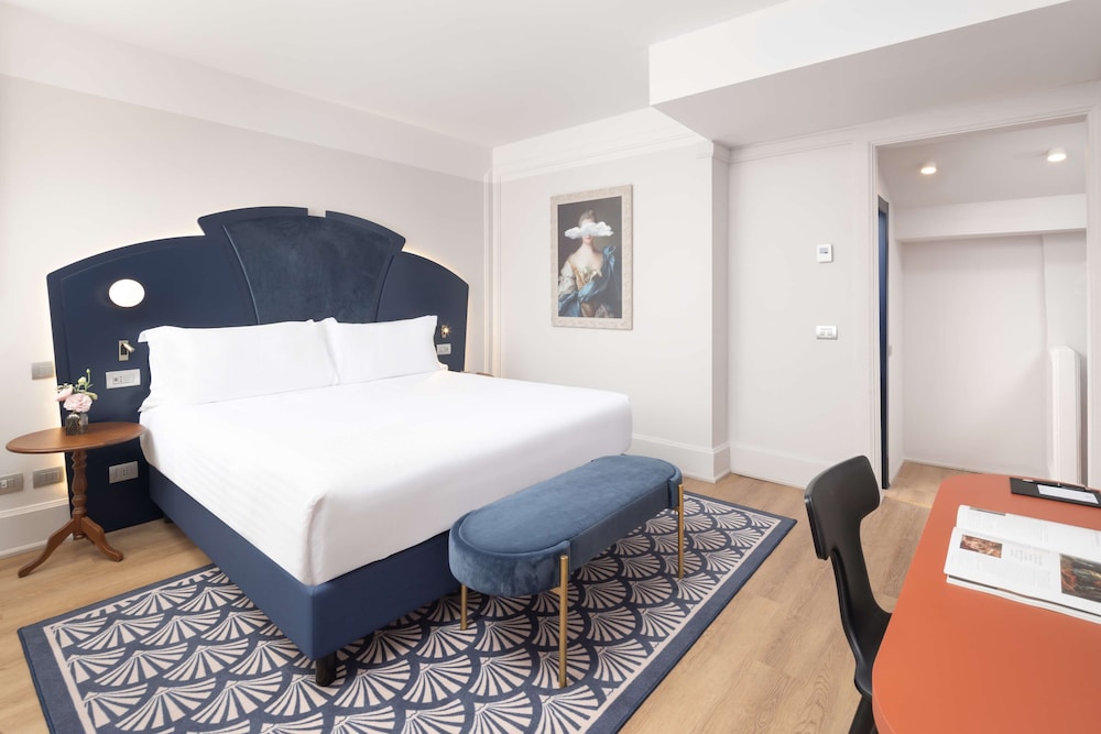 Superior Suite, 1 King Bed (Duplex)