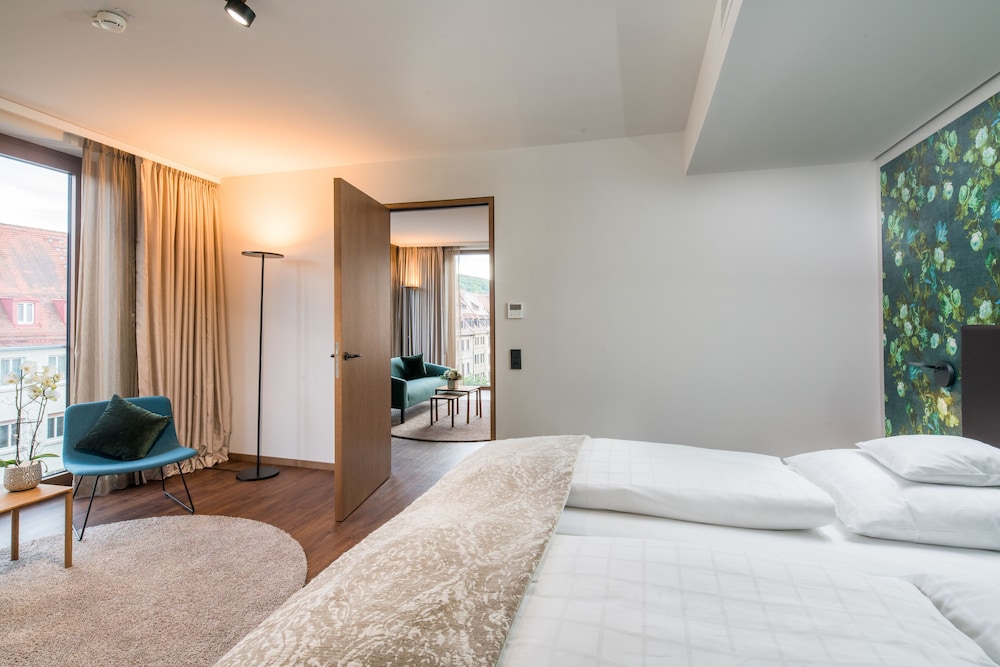 Superior Room, 1 King Bed, Annex Building, photo 6