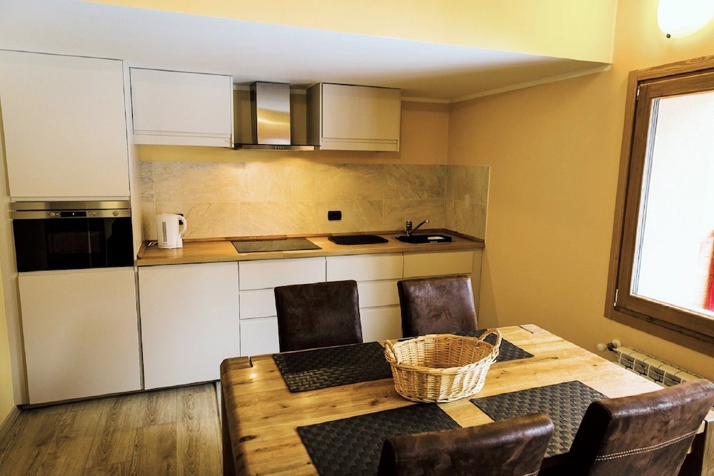Superior Apartment, 2 Bedrooms, Kitchen, Mountain View photo 1