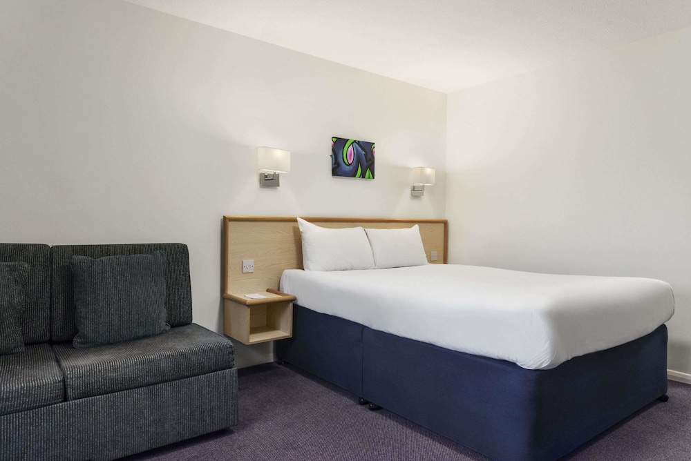 Room, 1 Double Bed, Non Smoking - Photo 1