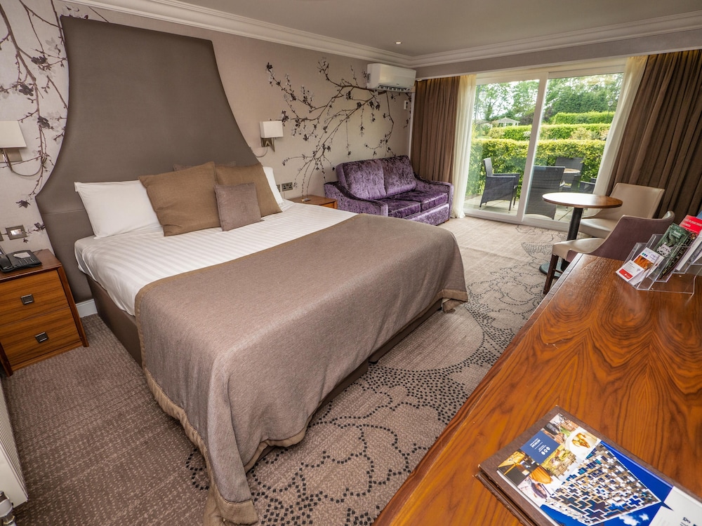 Family Double Room, 1 King Bed with Sofa bed - Photo 2