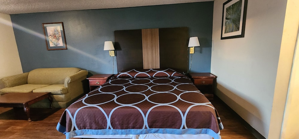 Room, 1 King Bed, Non Smoking photo 3