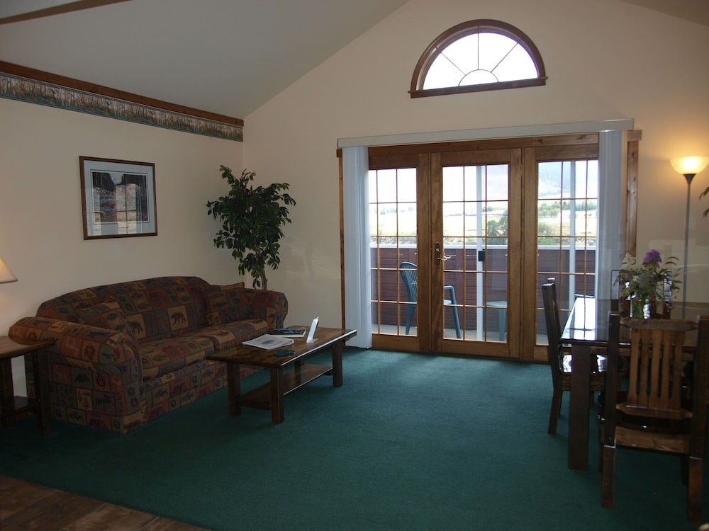 Suite, Private Bathroom (Yellowstone Suite) photo 2