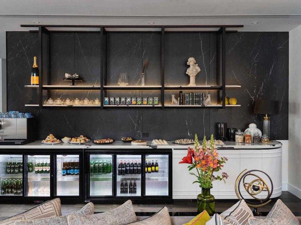 Club Suite, 1 King Bed, Club Lounge Access (Opera)