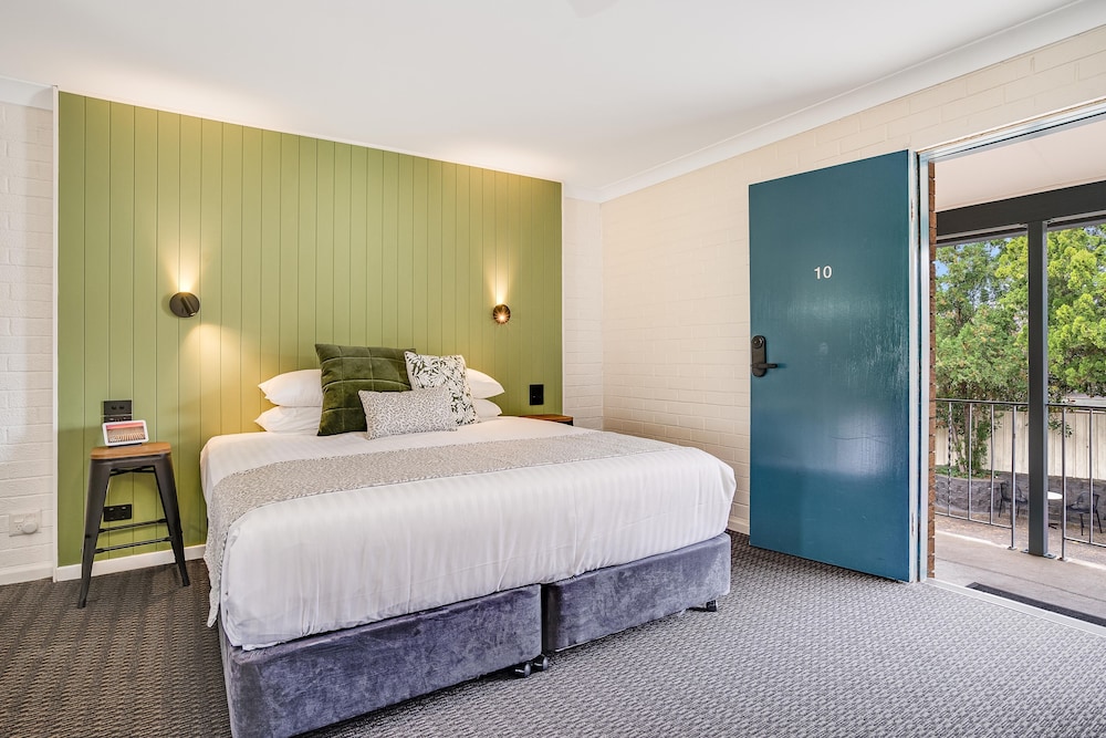 Superior Double Room, 1 King Bed, Balcony photo 2