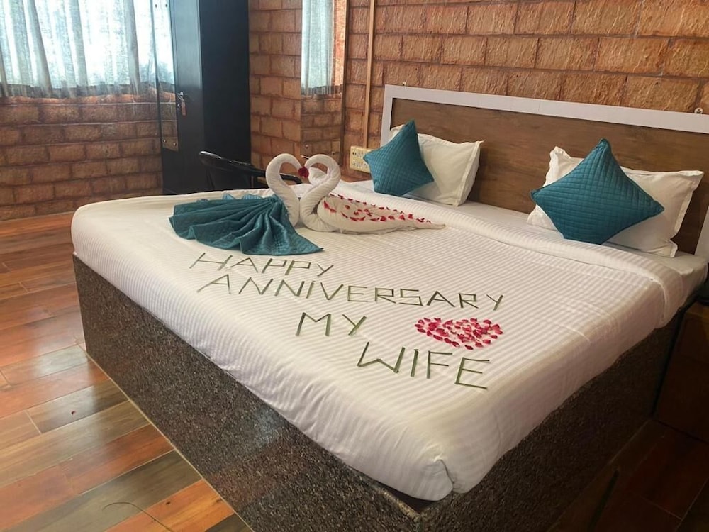 Deluxe Double Room, City View
