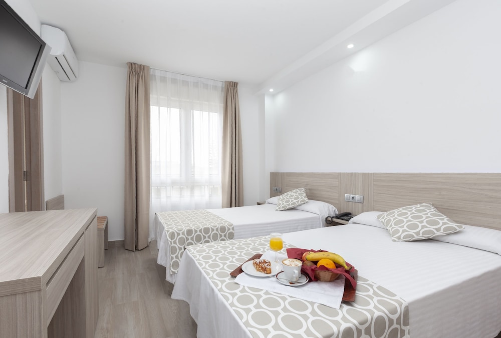 Family Triple Room - Photo 8