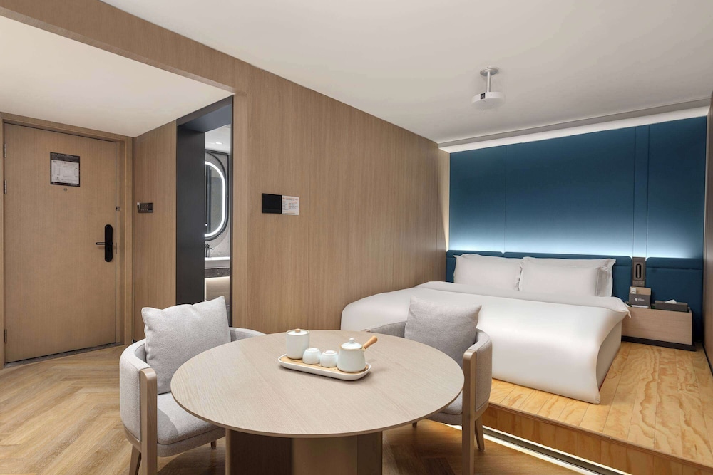 Room, 1 King Bed, Non Smoking (Tatami)