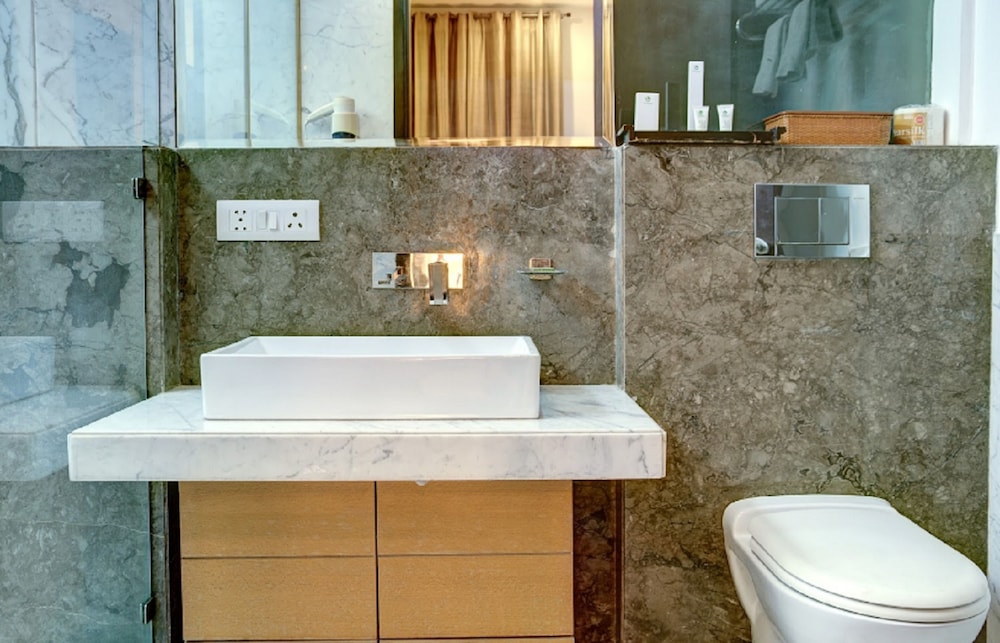 Deluxe Double or Twin Room - Photo 7