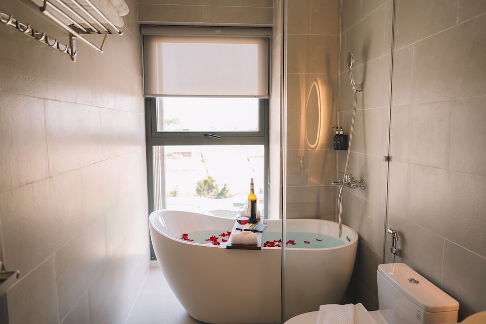 Premium Double Room - Photo 24