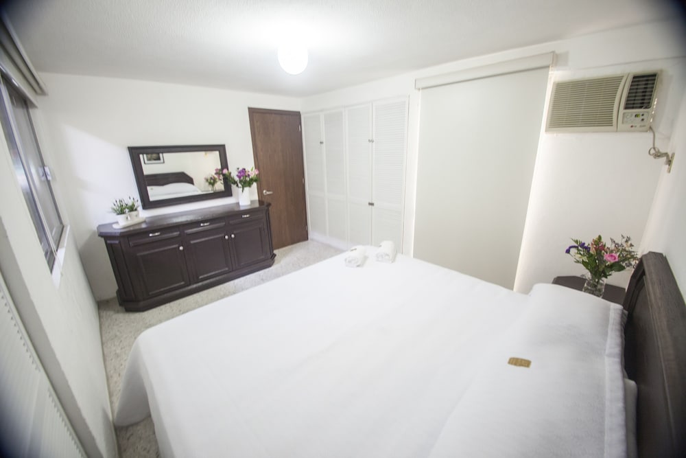 Suite, 3 Bedrooms