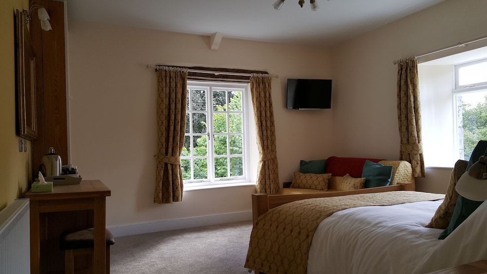 Luxury Double Room, 1 King Bed with Sofa bed, Ensuite, Mountain View photo 2
