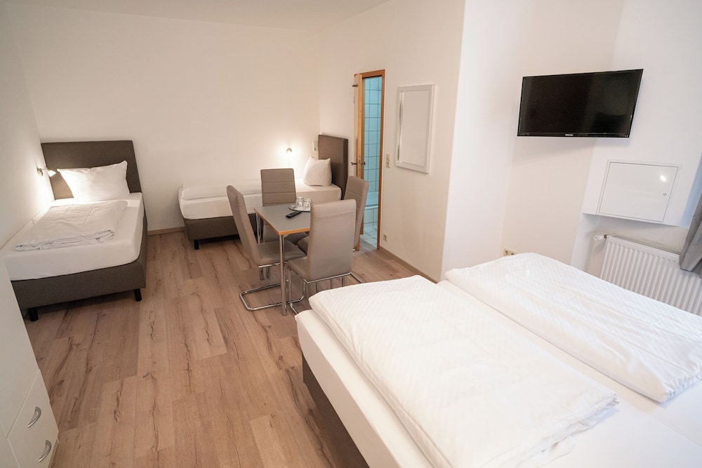 Economy Quadruple Room