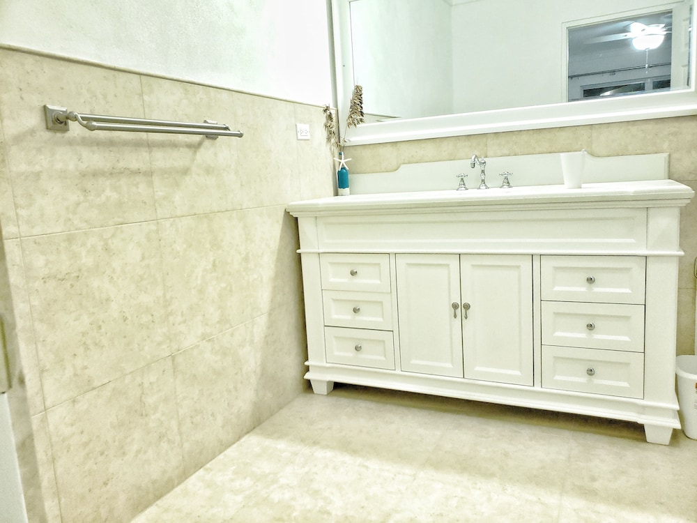 Villa, 2 Queen Beds, Private Bathroom, Beach View photo 2