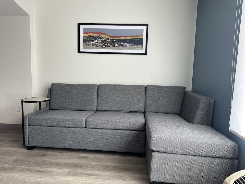 Studio Suite, 1 King Bed, Non Smoking - Photo 5