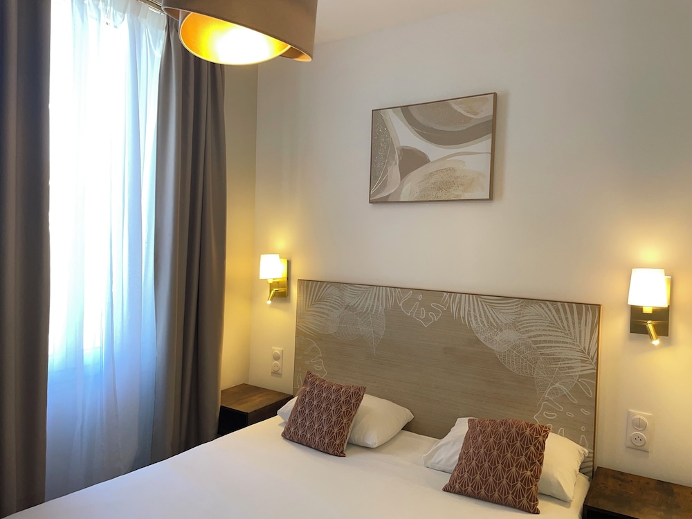 Deluxe Double Room - Photo 8