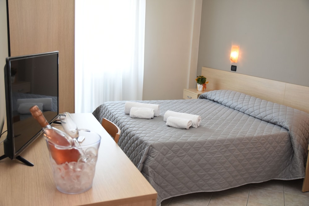 Double or Twin Room, Sea View